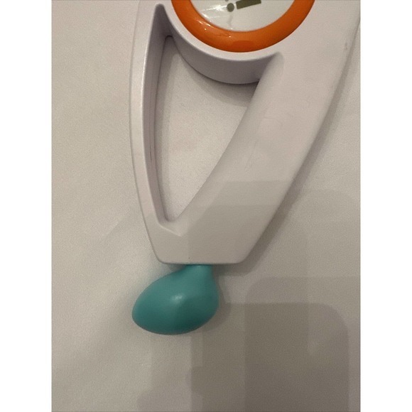 Talking Handheld Electronic Bop It Game 2018 Hasbro Toy Game Sound Twist & Turn - Picture 3 of 6